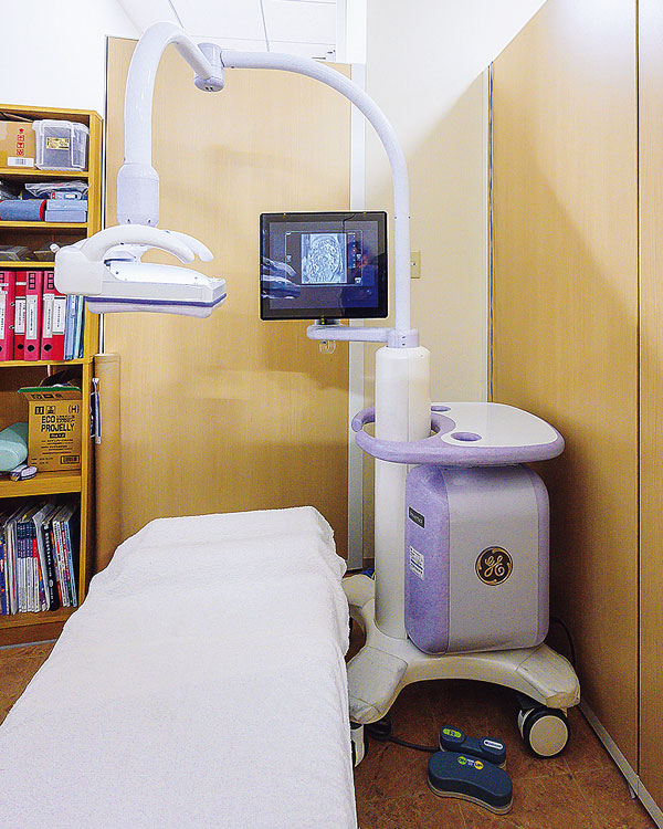 先進の乳房用自動超音波画像診断装置ABUS