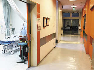 １階フロアは、救急入り口、救急外来、カテーテル治療室、MRI室が近接し、スピーディーで無駄のない動線を確保している。