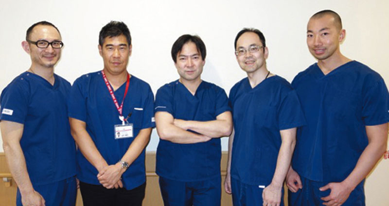 左から石井文久医師、野中康臣医師、田村睦弘医師、加藤建医師、川上甲太郎医師