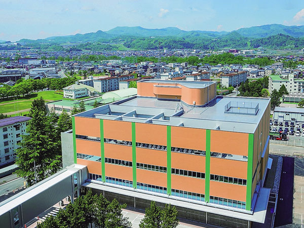 山形大学医学部東日本重粒子センター