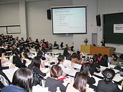 セミナーには数多くの女子学生が集まった