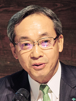 市川 晃氏