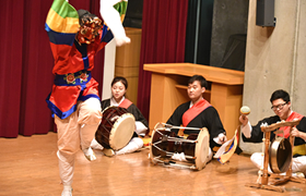 伝統舞踊（西江大学）