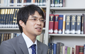 筑紫 圭一 法学部 地球環境法学科 准教授