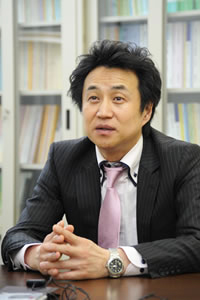 Tetsuya Yasukochi　Lecturer at Toshin High School and Toshin Business School
