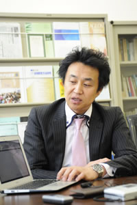 Tetsuya Yasukochi　Lecturer at Toshin High School and Toshin Business School