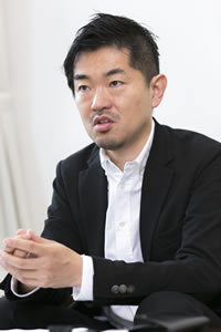 Keiichi Sasaki　Copywriter & TV Advertisement Producer, Part-time Lecturer at Sophia University, President of Ugokasu Inc., Lecturer at Sendenkaigi