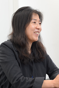 Erina Iwasaki(Professor, Department of French Studies, Faculty of Foreign Studies)