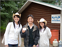 ２日間案内していただいたＡｌｐａｃ社の末松さんと。誇りを持って働く姿が素敵だった