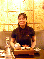 お茶の歴史と淹（い）れ方を教えていただいた中田さん