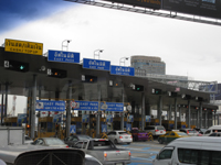 よく渋滞が起こる　日本車が多く見られた