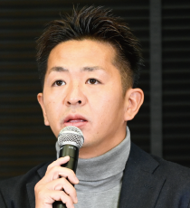 内山 貴之氏